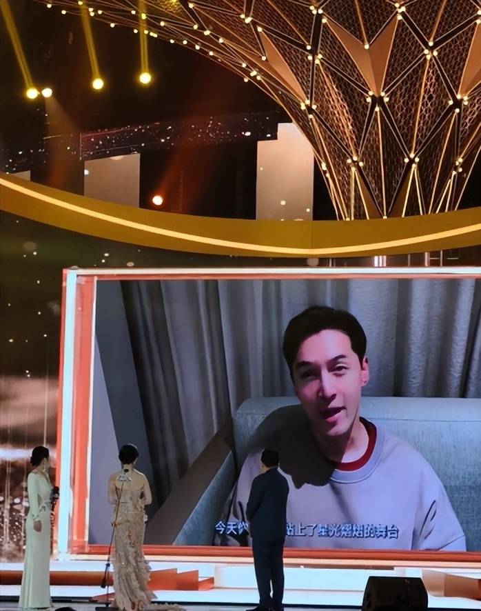 刘亦菲传来喜讯，胡歌黄晓明霍建华送祝福：实至名归
