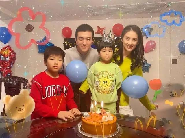 杨子分享喜讯：恭喜女儿海润伯克利音乐学院毕业